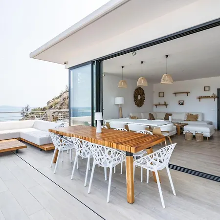 Level Mar Villa Roses